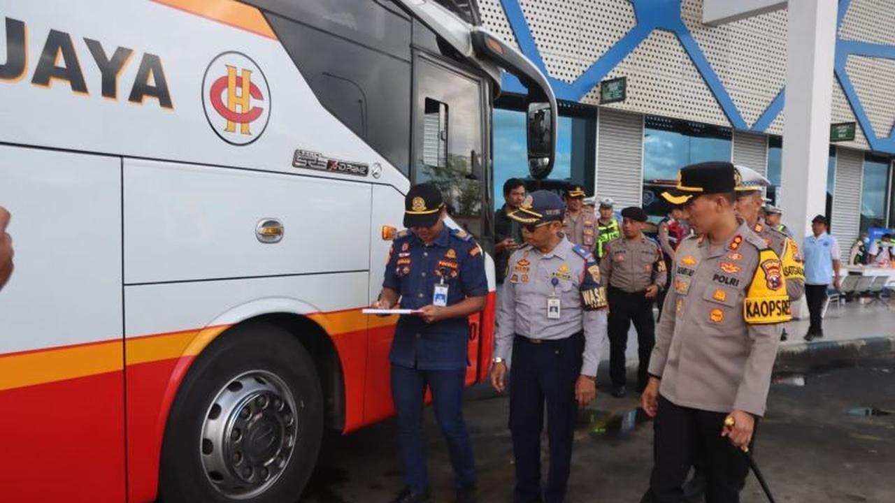 Polres Blitar Kota Intensifkan Cek Kelaikan Angkutan Umum Blitar Jelang Libur Panjang dan Operasi Ketupat 2026