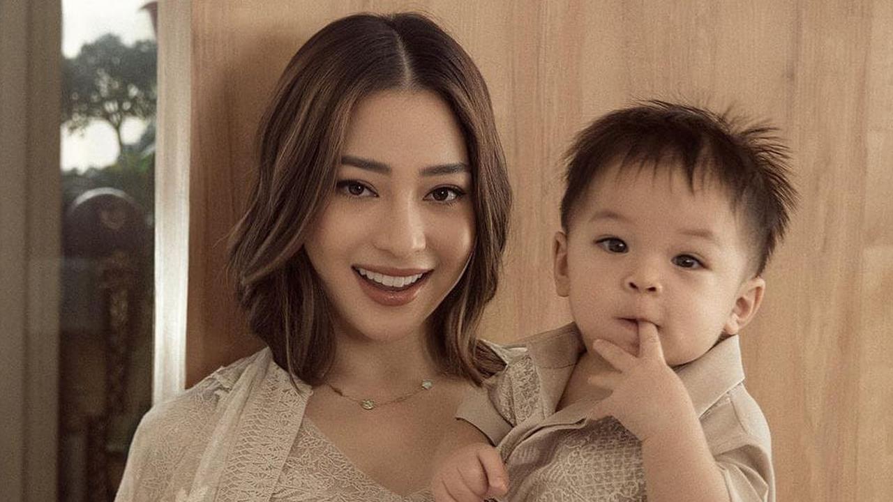 Totalitas Nikita Willy Sewa Pelatih Profesional Ajari Baby Issa Cara Manjat, Banjir Atensi