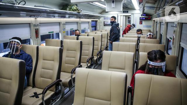 Pengguna KA Jarak Jauh Diwajibkan Menggunakan Pelindung Wajah