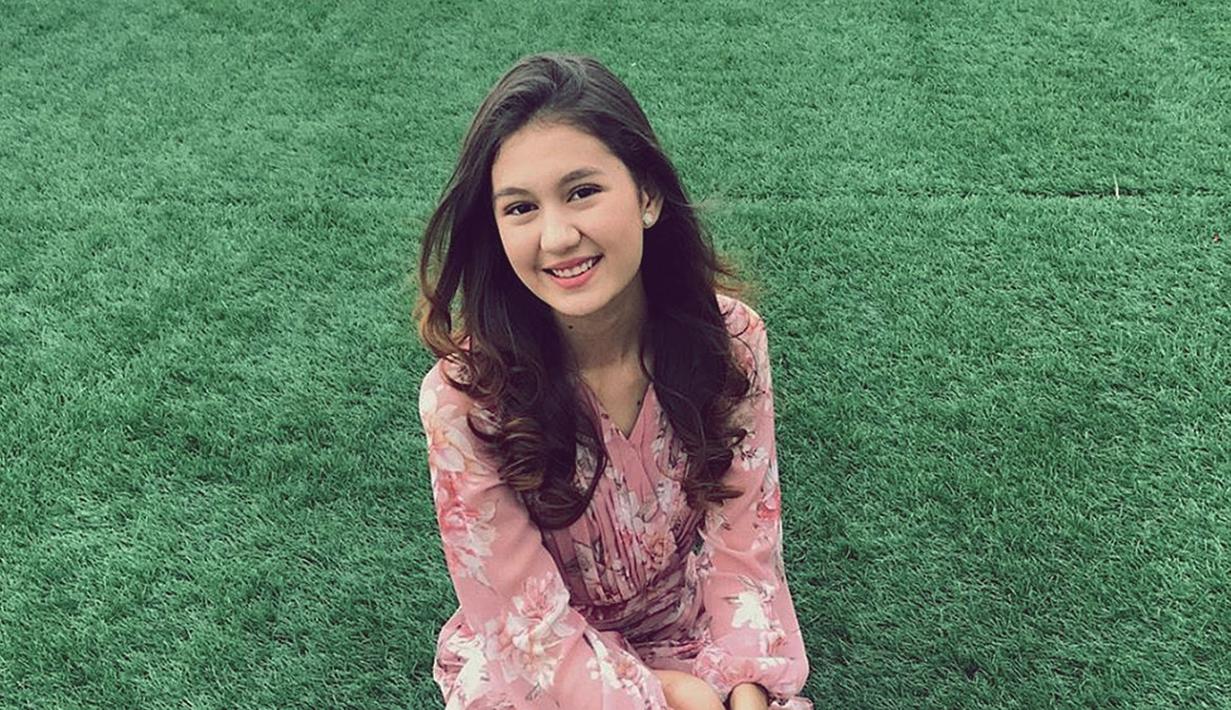 Foto Gaya Menawan Zoe Abbas Jackson Dalam Busana Feminin Hot Liputan6 Com