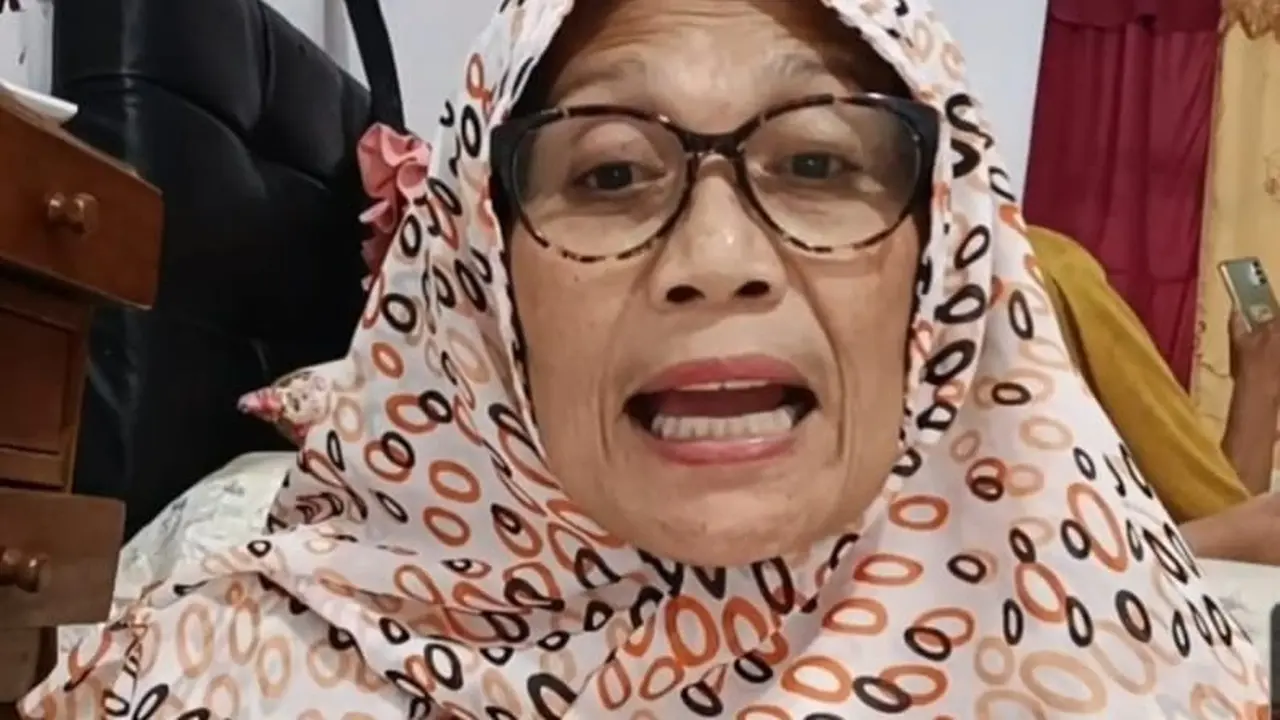 Nursyah ibunda Indah Permatasari menggelar siaran langsung di Instagram, 8 Mei 2023. (Foto: Dok. Instagram @mustaminnursyah)