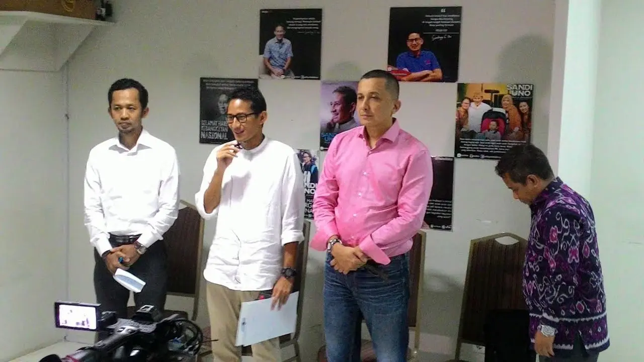  Bakal calon wakil Gubernur DKI Jakarta Sandiaga Uno buka-bukaan soal dana yang telah dia keluarkan saat sosialisasi untuk maju di Pilkada DKI Jakarta. 
