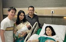 Intip Deretan Potret Bahagia Kevin Sanjaya Sambuk Kelahiran Putri Pertama Yang Cantik dan Menggemaskan