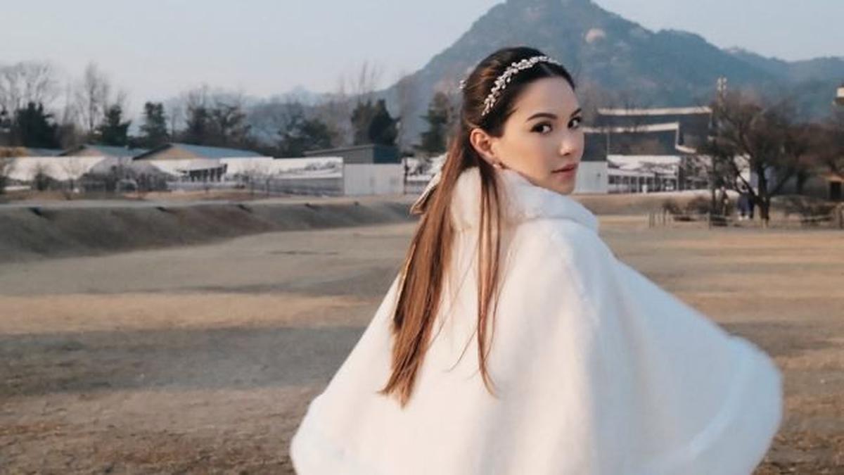 Gaya Outfit Alyssa Daguise di Korea Selatan, Stylish dan Elegan Mencuri Pandangan
