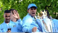 Striker Manchester City, Sergio Aguero, setelah berhasil mengantarkan timnya juara Premier League 2012. (AFP). 
