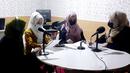 Najia Sorosh Kepala Sadai Banowan, stasiun radio yang dikelola wanita (kanan) berbicara dengan stafnya di studio penyiaran di provinsi Badakhshan, timur laut Afghanistan, Selasa, 7 Maret 2023. (Sadai Banowan via AP)