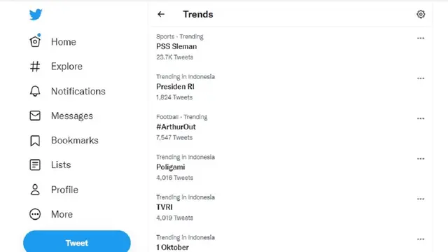 Tagar Arthur Out alias tuntutan untuk mengeluarkan Arthur Irawan dari PSS Sleman trending di Twitter pada Jumat (1/10/2021) sore WIB.