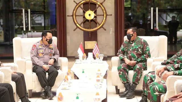 Kapolri Jenderal Listyo Sigit Prabowo dan Kepala Staf Angkatan Laut (KSAL) Laksamana TNI Yudo Margono