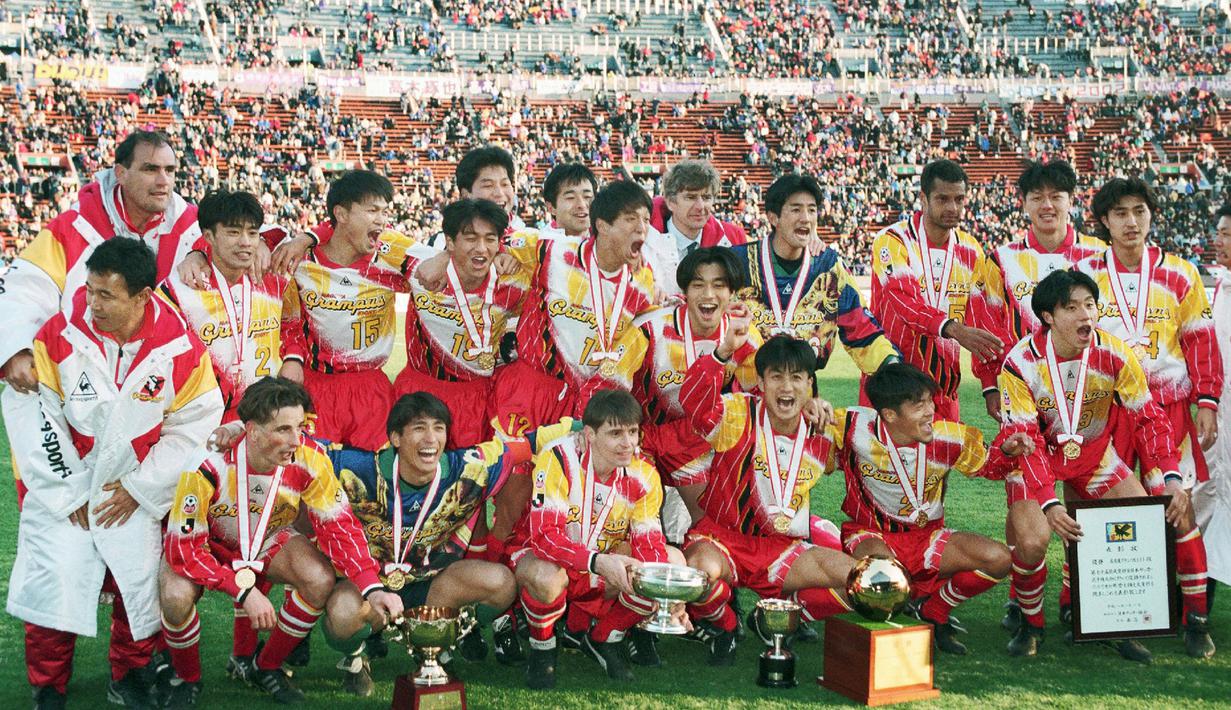 Hadirnya Wenger sukses membuat perubahan besar di Nagoya Grampus. Meski hanya mampu membawa Nagoya finis sebagai runner up dan mengangkat trofi Piala Kasisar. Catatan inilah yang membuat Wenger meraih gelar Manager of The Year. (Photo by JIJI PRESS / JIJI PRESS / AFP)