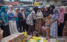 TP PKK Kabupaten Solok Salurkan Bantuan Bencana Solok, Ringankan Beban Korban Hidrometeorologi