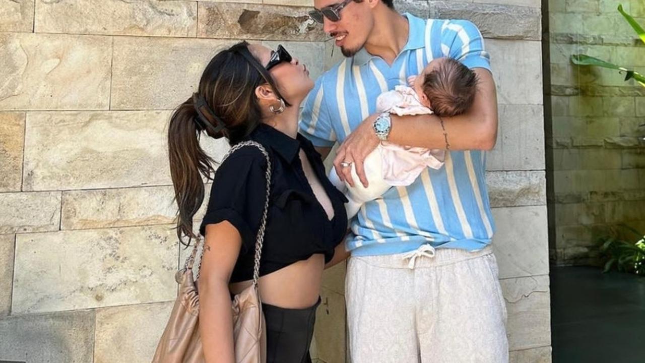 Potret Mesra Jennifer Coppen dan Suami di Hari Valentine, Hot Mom yang Selalu Jadi Sorotan