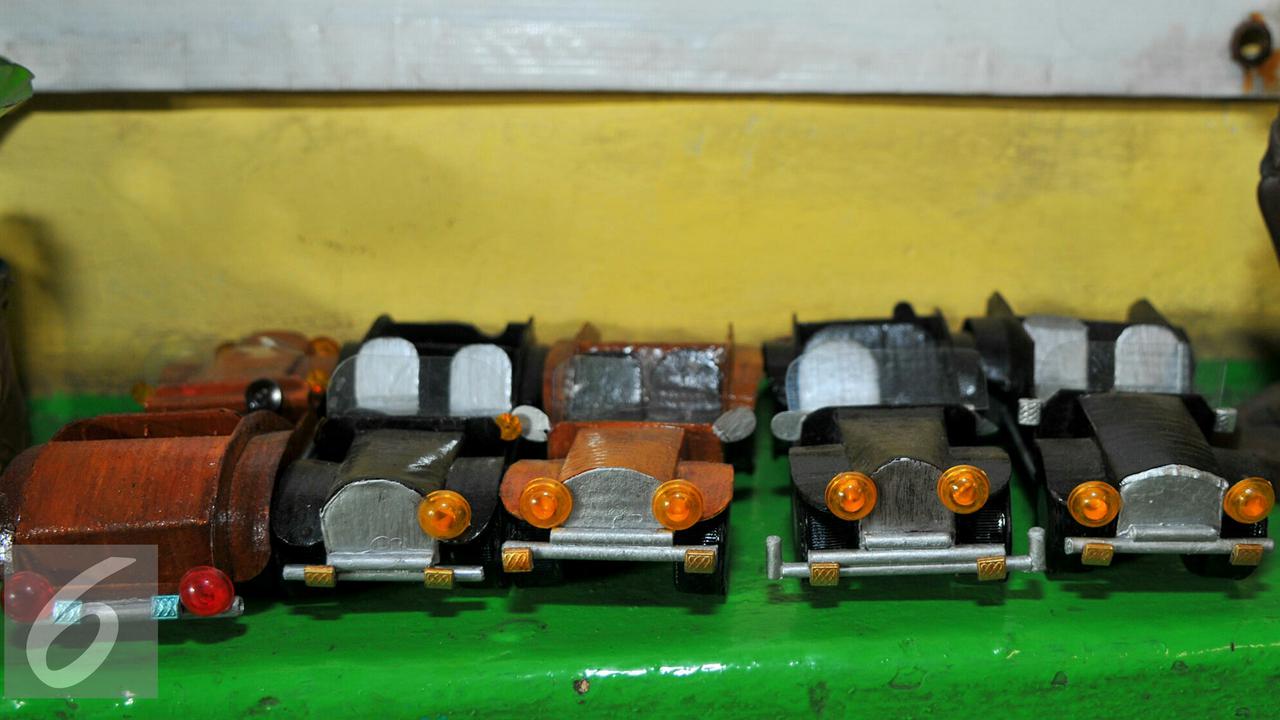 20160518-Bank Sampah-Kerajinan Tangan-Daur Ulang-Kreatif-Jakarta-Yoppy Renato		