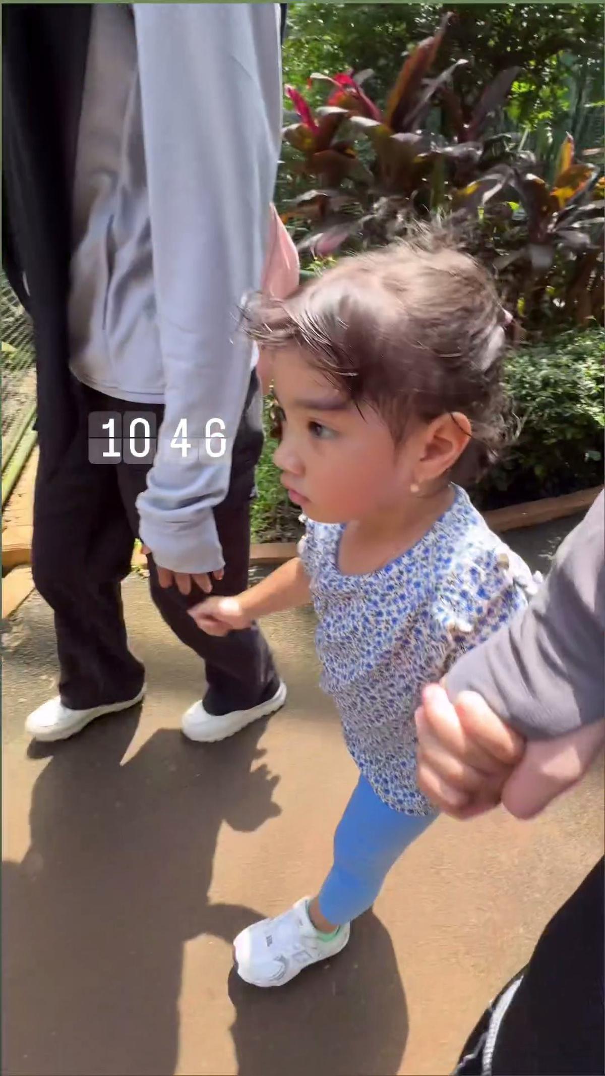 Ditinggal Irish Bella ke Belgia, 7 Potret Air Rumi dan Ara Ditemani Liburan Anak Haldy Sabri - Sweet Banget