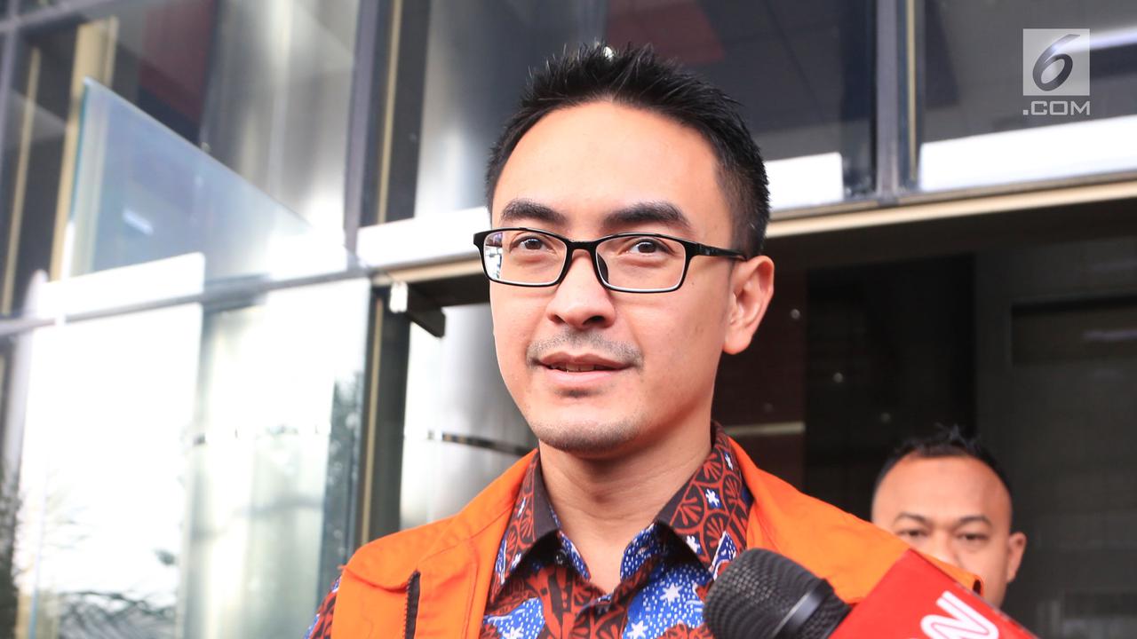 Senyum Zumi Zola Usai Diperiksa KPK