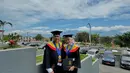 Pasha Ungu dan Adelia Pasha wisuda bareng. [Foto: Instagram/pashaungu_vm]