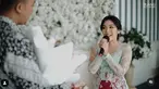 Baru-baru ini, Fay Nabila mengumumkan lamarannya dengan sang pujaan hati di postingan terbaru Instagramnya. Kabar lamaran perempuan kelahiran 2000 ini membuat publik cukup terkejut. Pasalnya, selama ini Fay Nabila tak pernah umbar kemesraannya dengan sang kekasih hati di media sosial. (Liputan6.com/IG/@faynabilalxndr)