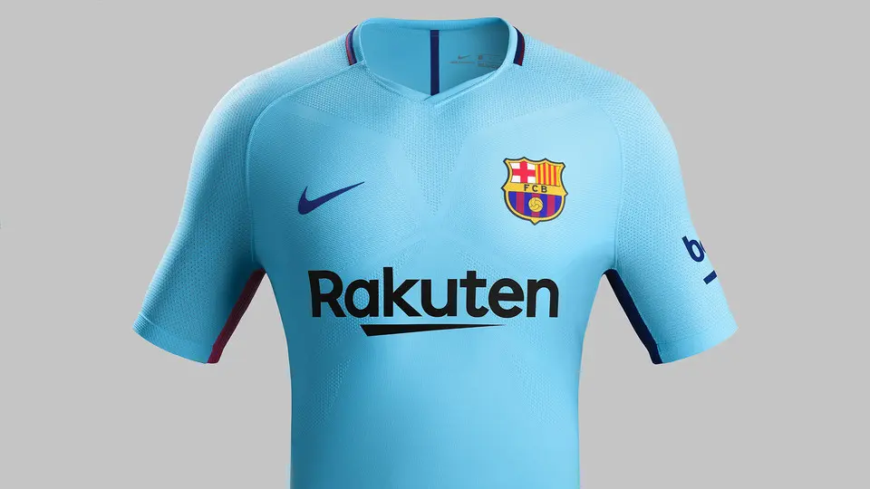 Jersey tandang Barcelona musim 2017-2018. (Barcelona). 