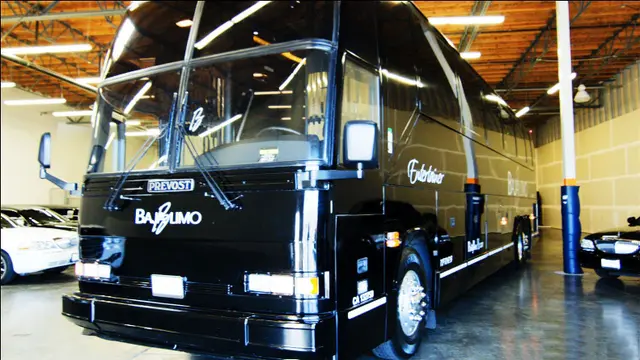 Bus termewah di dunia - Limbusine 4