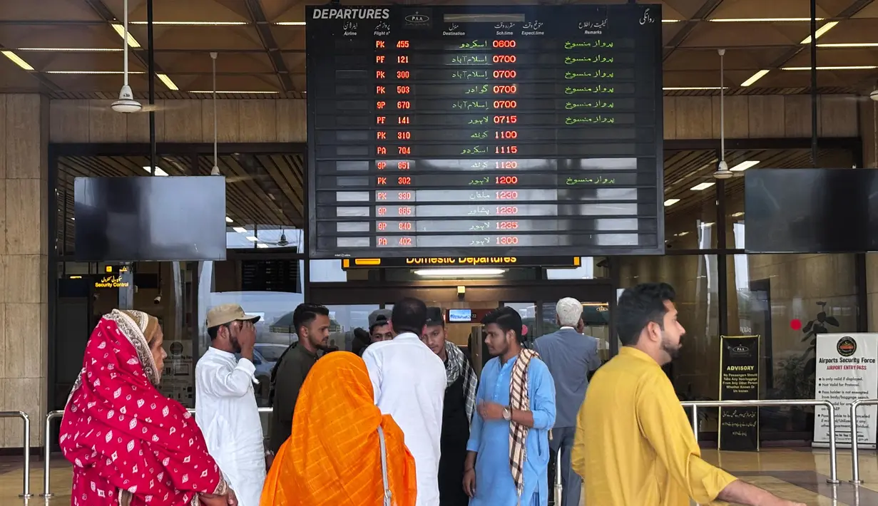Militer Pakistan menyebut, target serangan India meliputi lima lokasi, yakni tiga di wilayah Kashmir yang dikuasai Pakistan serta dua lainnya di Bahawalpur dan Muridke, di Provinsi Punjab. (Asif HASSAN/AFP)