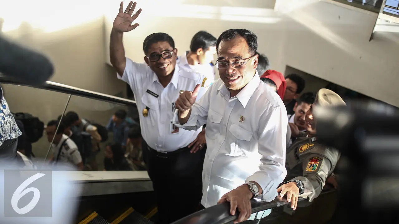 Menhub telah meminta kepada PT Airnav Indonesia untuk melengkapi peralatan navigasi di Bandara Karel Satsuitubun Langgur.