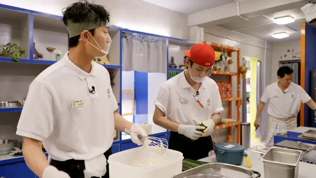 Park Seo Joon, V BTS, dan Lee Seo Jin dalam Jinny's Kitchen. (Foto: Prime Video)