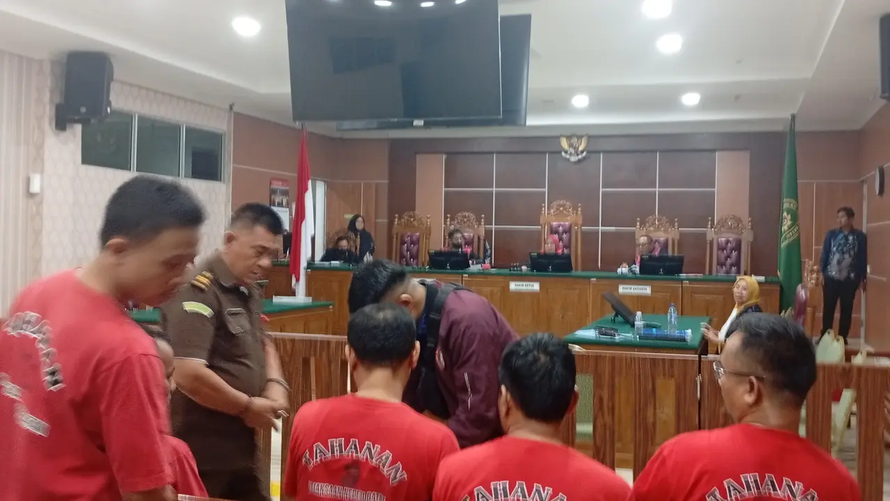 Pengadilan Negeri Batam menjatuhkan vonis 2 tahun 3 bulan penjara dan denda Rp 50 juta terhadap tiga terdakwa kasus penyelundupan 327 unit iPhone dari Batam ke Jakarta (Istimewa)