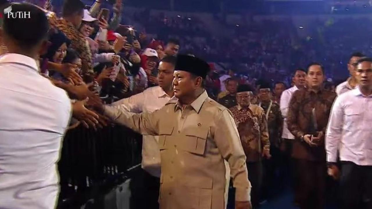 President Prabowo Hadiri Peringatan Hari Guru Nasional 2025, Tegaskan Komitmen Pemerintah pada Pendidikan