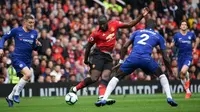 Manchester United harus puas bermain 1-1 kontra Chelsea pada laga pekan ke-36 Premier League, di Old Trafford, Minggu (28/4/2019). (AFP/Paul Ellis)