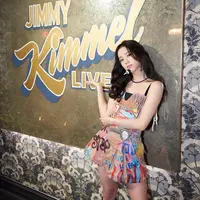 Melihat penampilan Jisoo BLACKPINK di acara Jimmy Kimmel (instagram/sooyaaa__)