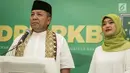Pasangan Cagub-Cawagub Arinal Djunaidi (kiri) dan Chusnunia Chalim memberi sambutan di Gedung DPP PKB, Jakarta, Rabu (20/12). PKB mendukung Arinal-Chusnunia untuk maju sebagai cagub-cawagub dalam Pilkada Lampung 2018.  (Liputan6.com/Faizal Fanani)