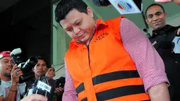 Teddy Renyut di duga menyuap Bupati Biak Numfor, Yesaya Sombuk, terkait proyek penanggulangan bencana pembangunan tanggul laut biak. (Liputan6.com/Faisal R Syam )