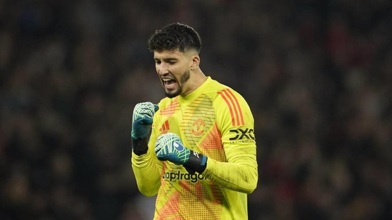 Altay Bayindir Malah Blunder Ketika Dipercaya Gantikan Andre Onana, Langsung Kena Semprot Legenda MU