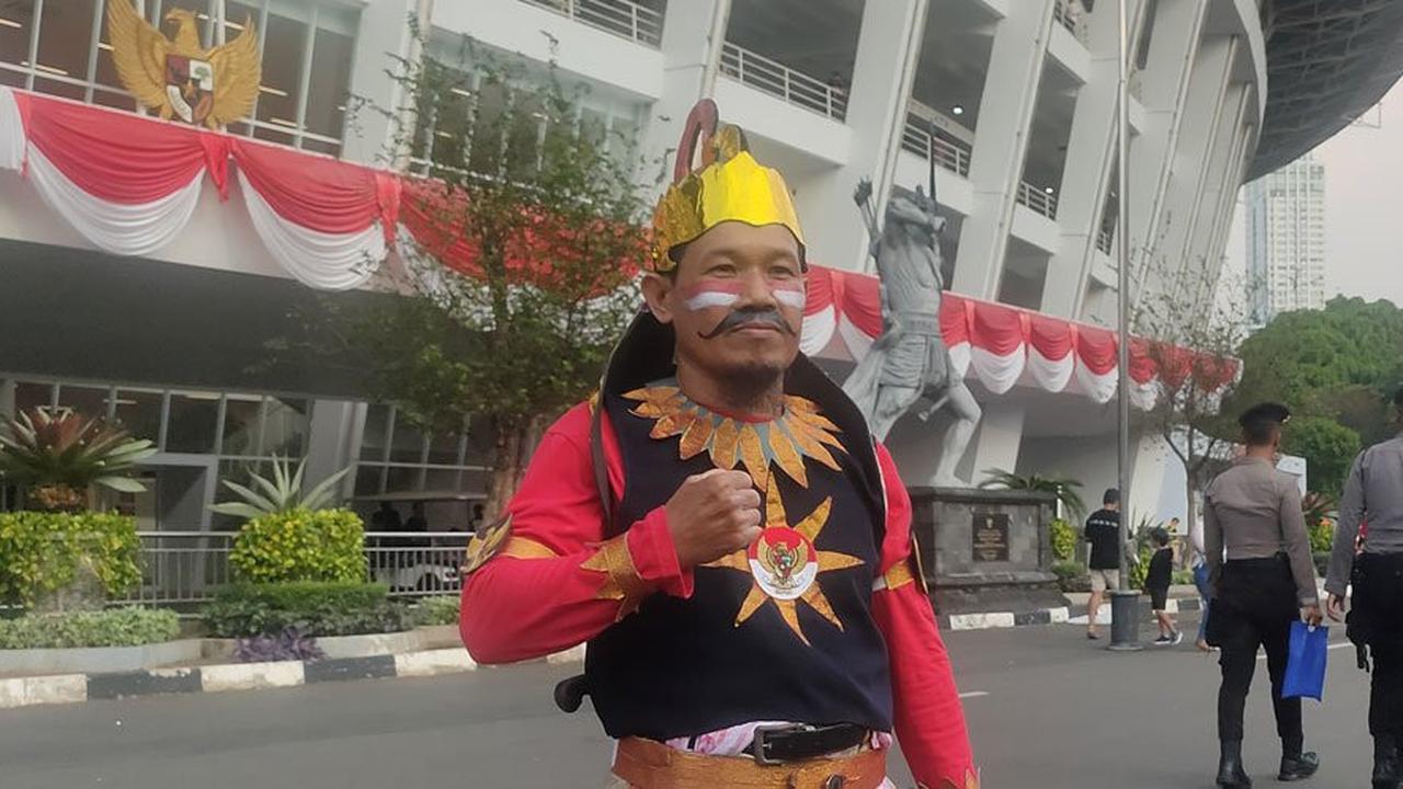 Gatotkaca asal Gombong, Penggemar Setia Timnas Indonesia: Saya Selalu Hadir di SUGBK Tanpa Terlewatkan.