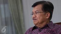 Wakil Presiden RI, Drs. H. Muhammad Jusuf Kalla saat wawancara khusus dengan Tim Liputan6.com, Jakarta, Senin (19/10/2015). (Liputan6.com/Herman Zakharia)