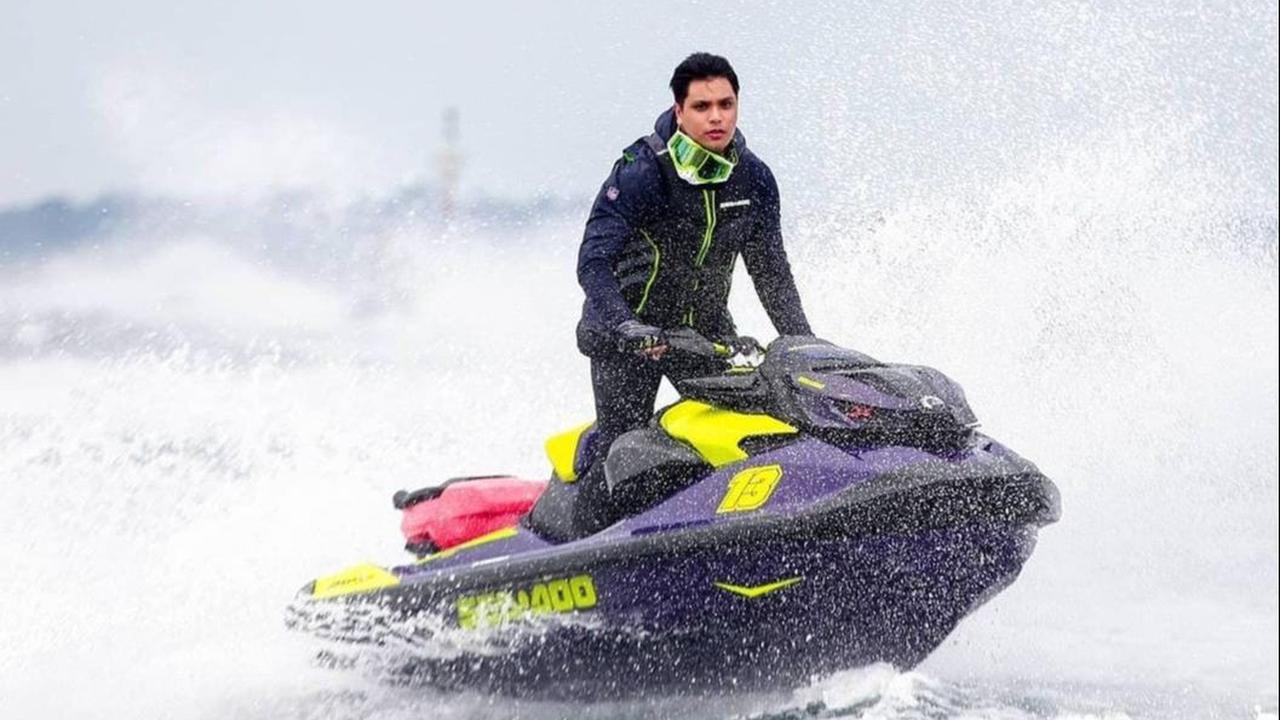 Hobi Bermain Jetski