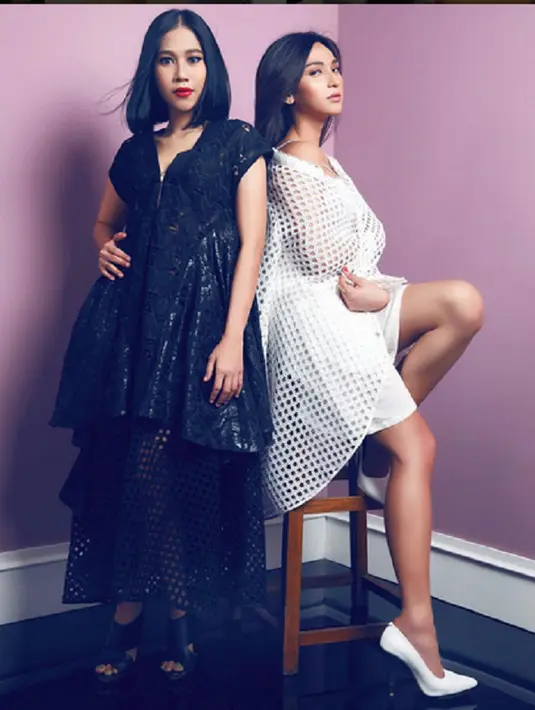 Tampaknya saat ini Dena Rachman menikmati aktifitasnya di dunia fashion, ia meluncurkan merek sepatu 'DRAMA' yang di ambil dari singkatan mananya Dena Rachman. (Via Instagram/@denarachman)