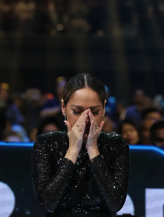 Bunga Citra Lestari Juri Indonesian Idol X, Senin (2/3/2020). (Adrian Putra/Fimela.com)