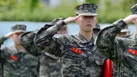 Striker Tottenham Hotspur, Son Heung Min saat mengikuti program wajib militer di Korea Selatan (AFP/Handout)