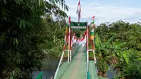 Jembatan Gantung Persempit Waktu Tempuh, Siswa: Dulu Memutar 1 Jam Sekarang Hanya 5 Menit