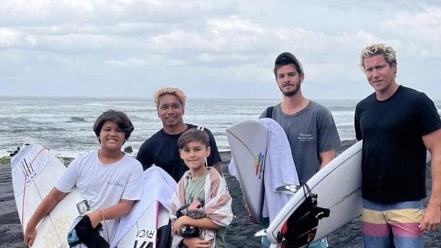Andrew Garfield Liburan di Bali
