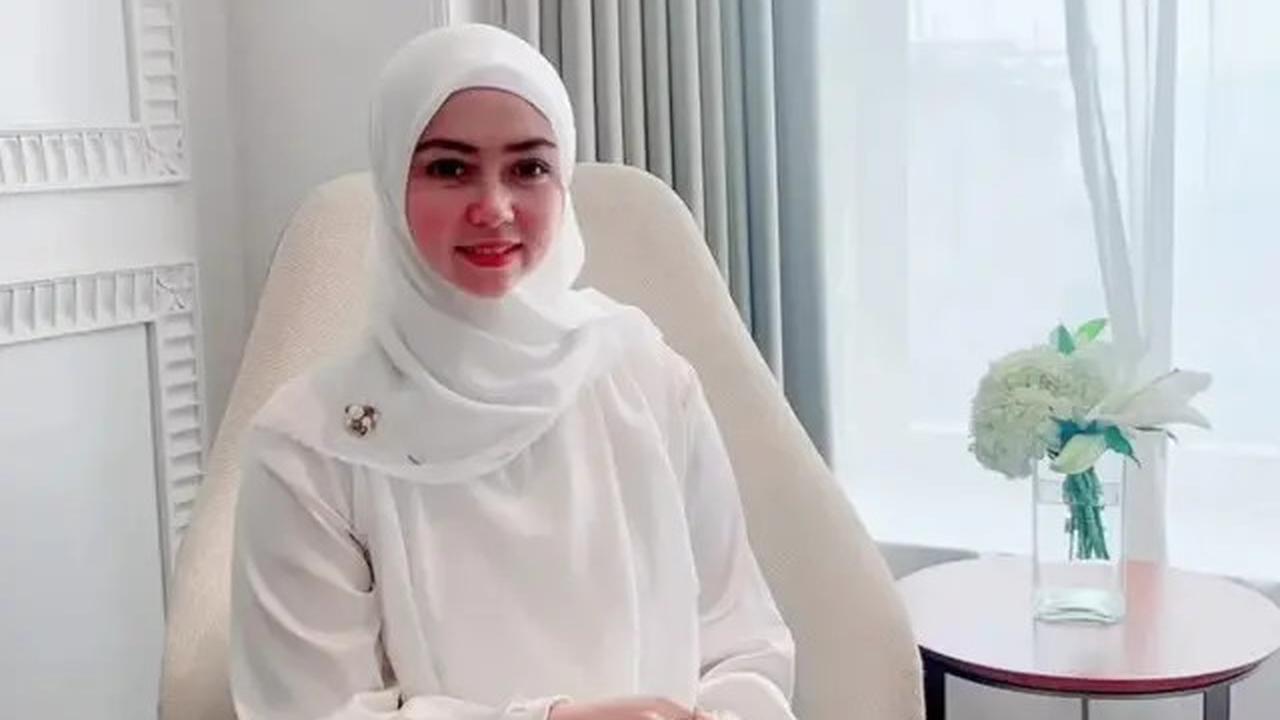 Inspirasi Fashion Lala Nurlela Calon Istri Nassar yang Juga Kakak Ipar Syahrini, Sederhana Tapi Elegan