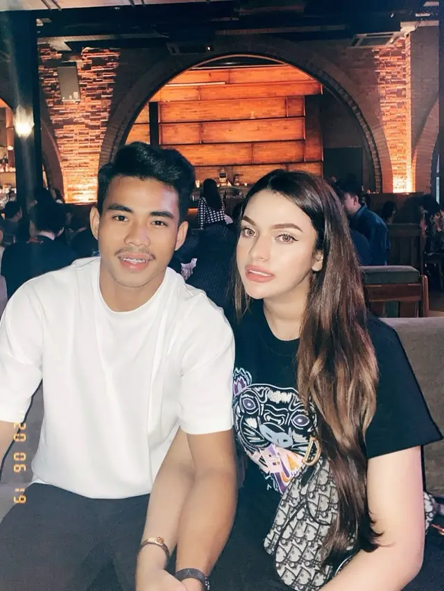 7 Pesona Sarah Ahmad, Pacar Nurhidayat Timnas U-19 yang Dihadiahi Mobil Mewah