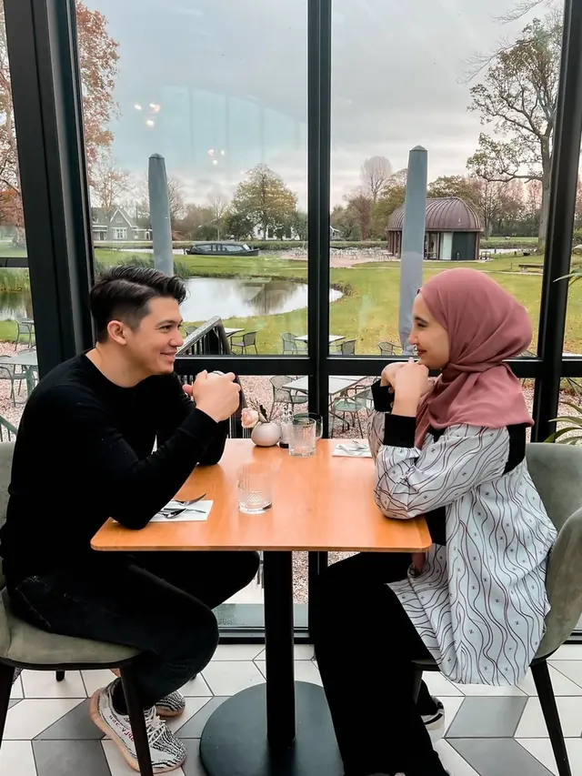 Ke Belanda Lagi, Ini Potret Irwansyah dan Zaskia Sungkar Nikmati Momen Liburan