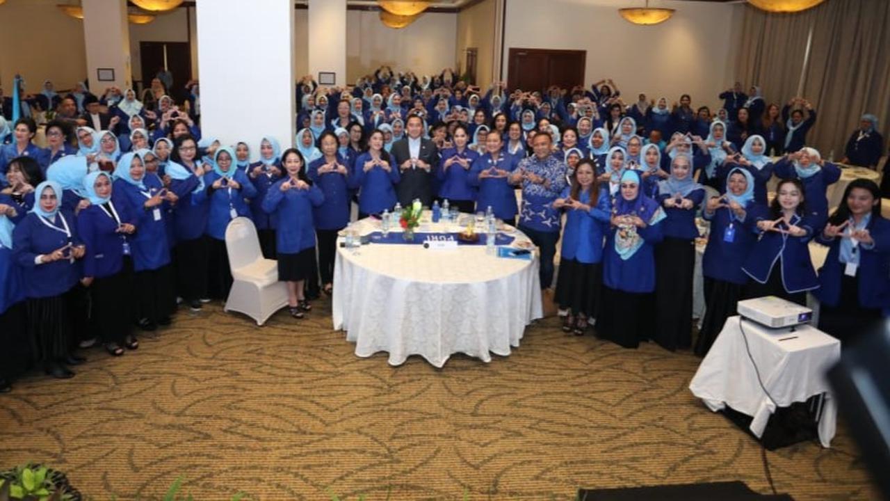 Ketua Umum Perempuan Demokrat Republik Indonesia (PDRI) Vitri C. Malarangeng melantk 267 pengurus periode 2024-2029 pada Kamis 19 September 2024.