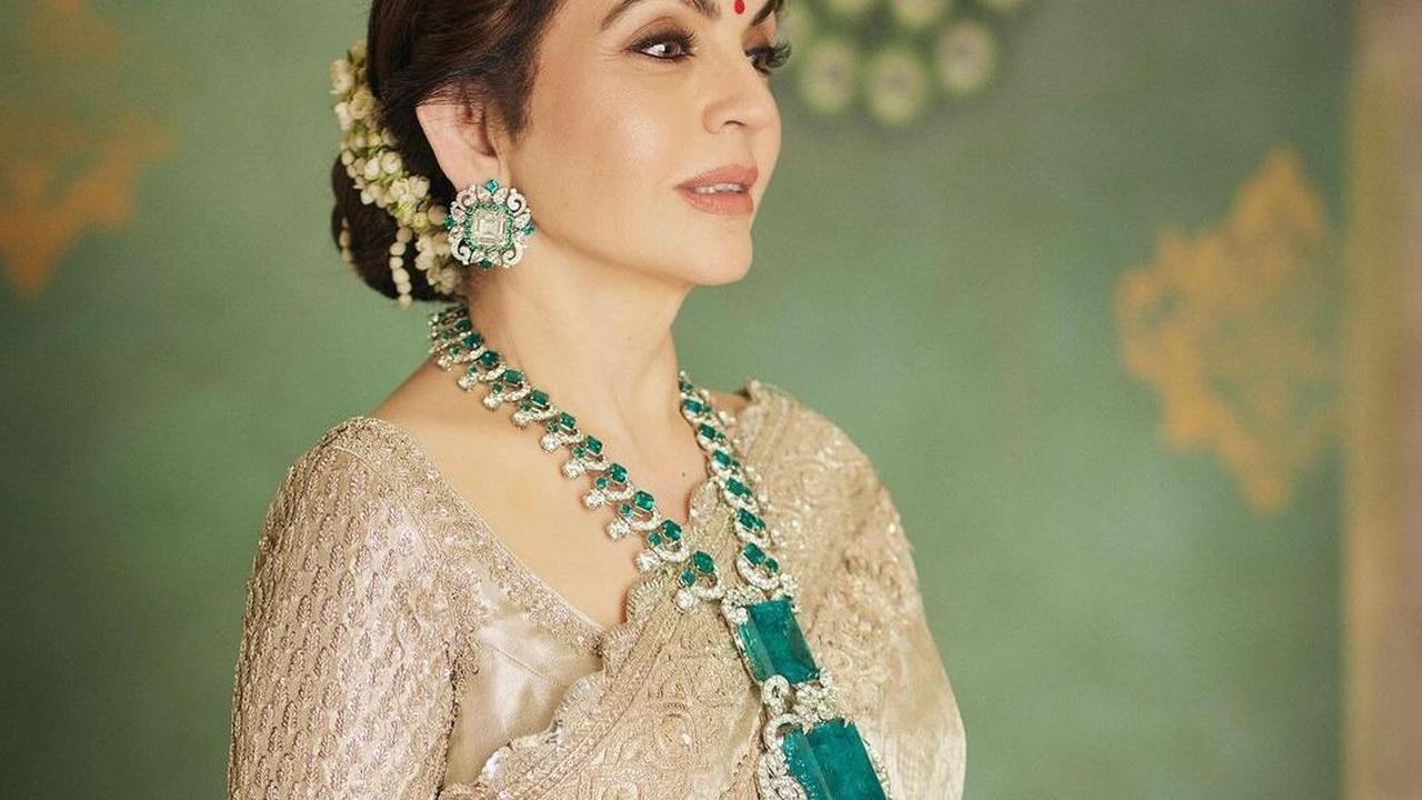 Potret Kalung dan Perhiasan Mewah Orang Terkaya India Nita Ambani, Nilainya Tembus Rp1 Triliun