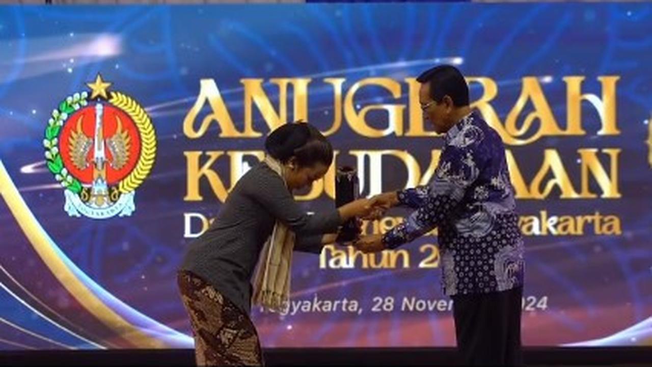 Sempat Ragu, Momen Soimah Dapat Penghargaan Upakarya Budaya - Banjir Selamat