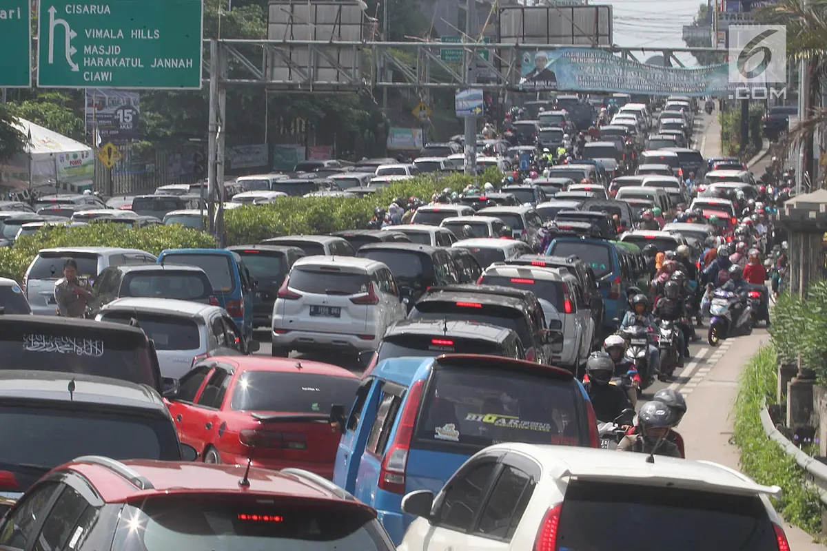 Jalur Puncak Macet