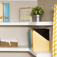 Ilustrasi Rak Buku/https://www.shutterstock.com/Bret