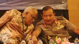Ketua KPK,Taufiequrachman Ruki  dan Kapolri Jenderal Badrodin Haiti saat diskusi dengan Asosiasi Pengusaha Indonesia (Apindo) di Jakarta, Senin (21/9/2015). Pertemuan tersebut membahas kondisi keamanan dan ekonomi di Indonesia. (Liputan6.com/Angga Yuniar)