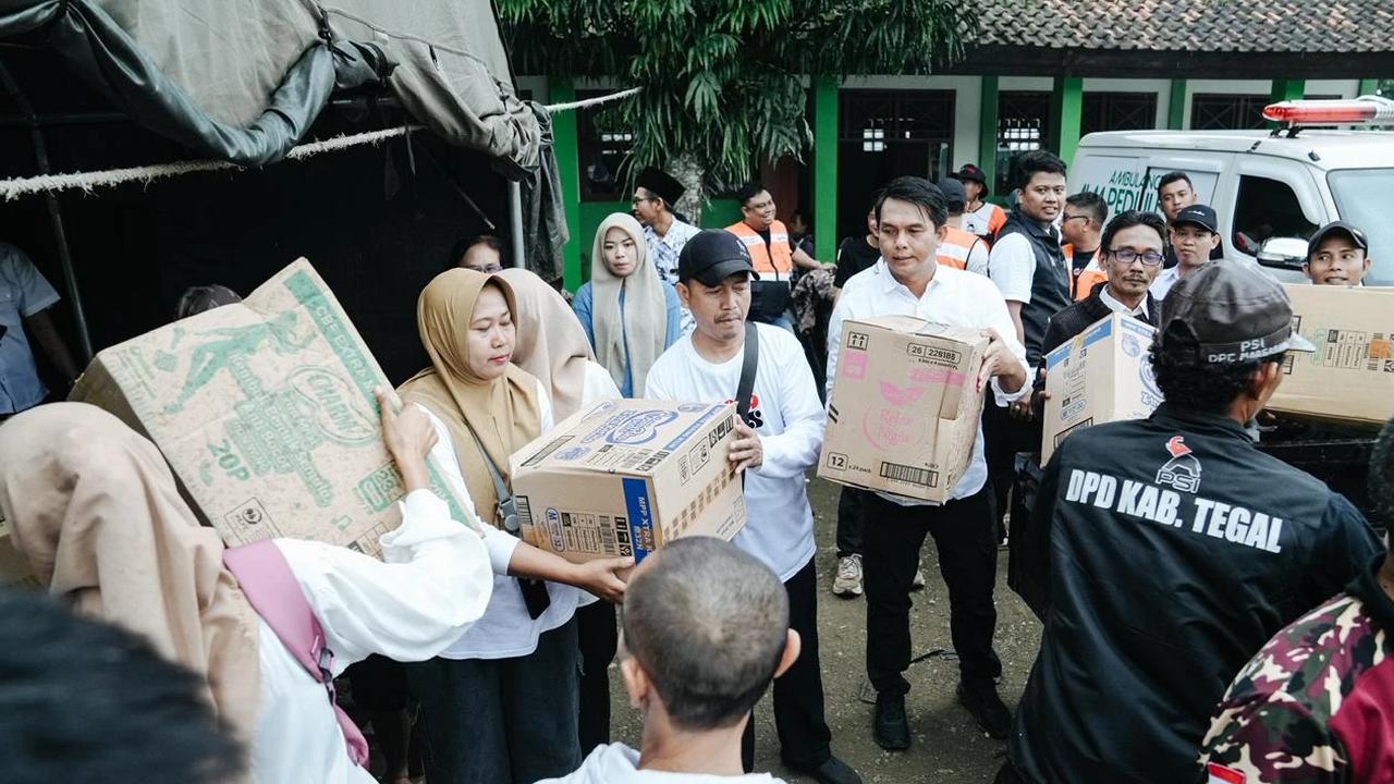 bantuan warga terdampak tanah bergerak
